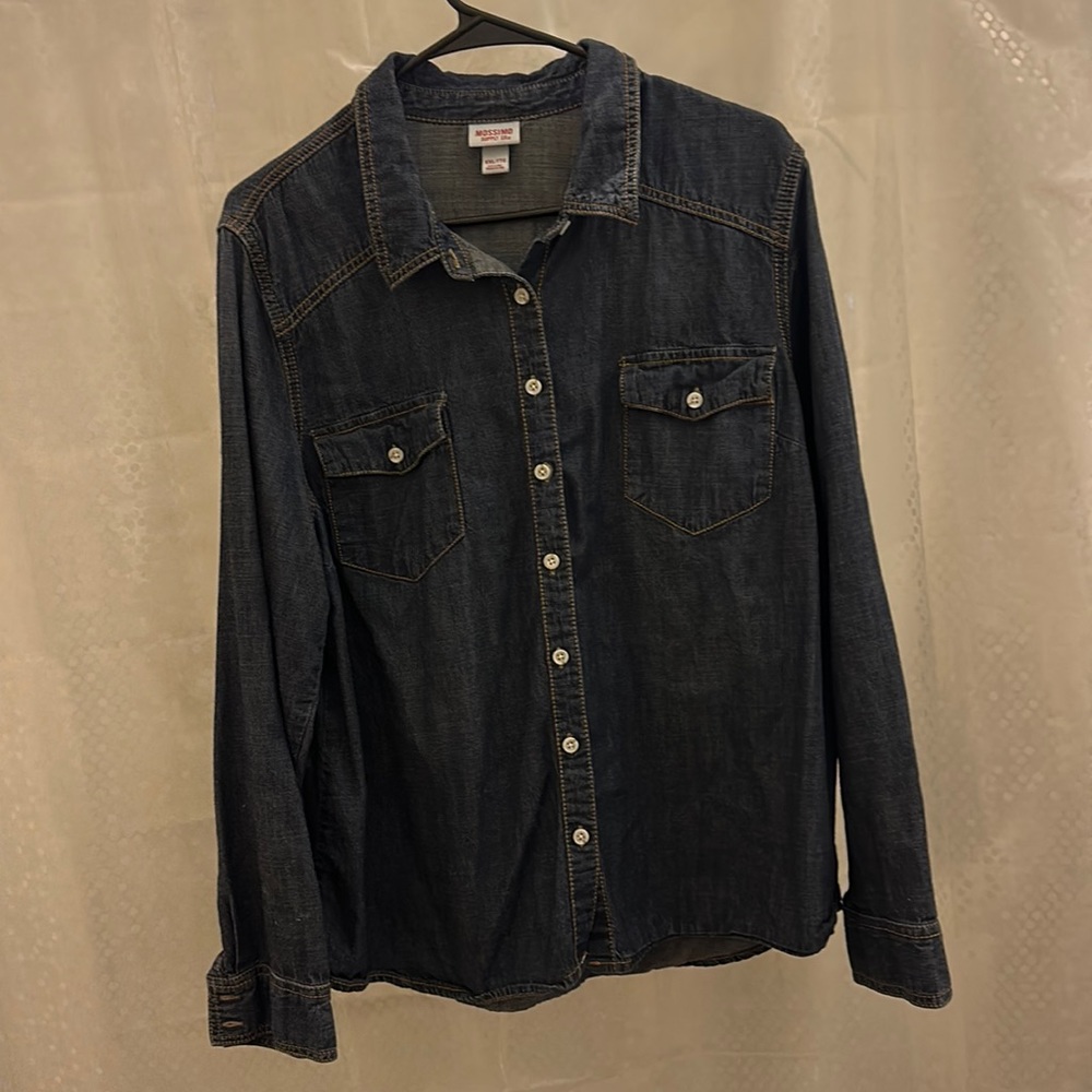 Women’s Mossimo long sleeve denim shirt NWOT